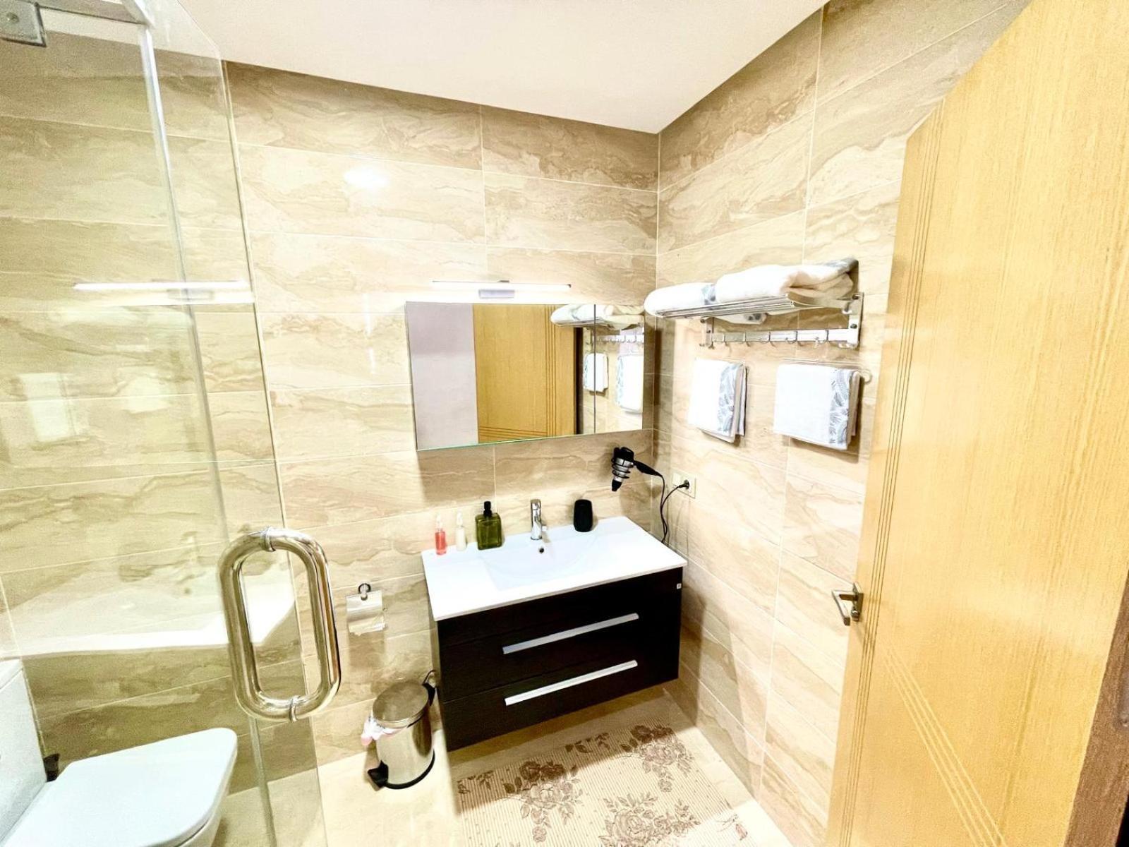 Modern Elegance With Sea Views In Central Tangier - Steps To Beach, Train And Attractions! Εξωτερικό φωτογραφία