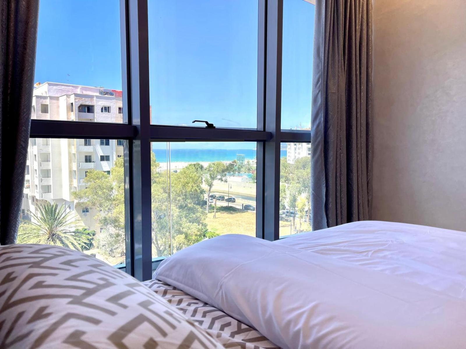 Modern Elegance With Sea Views In Central Tangier - Steps To Beach, Train And Attractions! Εξωτερικό φωτογραφία