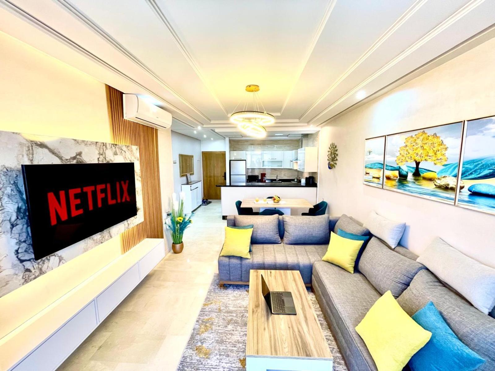 Modern Elegance With Sea Views In Central Tangier - Steps To Beach, Train And Attractions! Εξωτερικό φωτογραφία